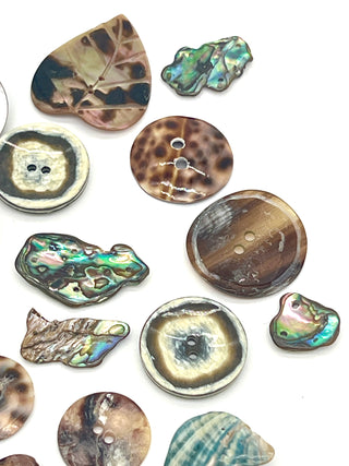 Vintage 1990s Todd Oldham Mixed Shell & Mother of Pearl Button Set – 20 Handmade Nature-Inspired Buttons