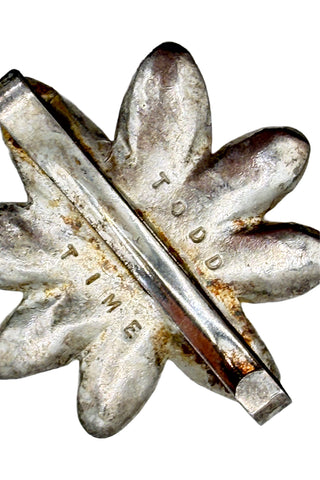 Spring 1996 Lacquered Daisy Barrette Set of 2